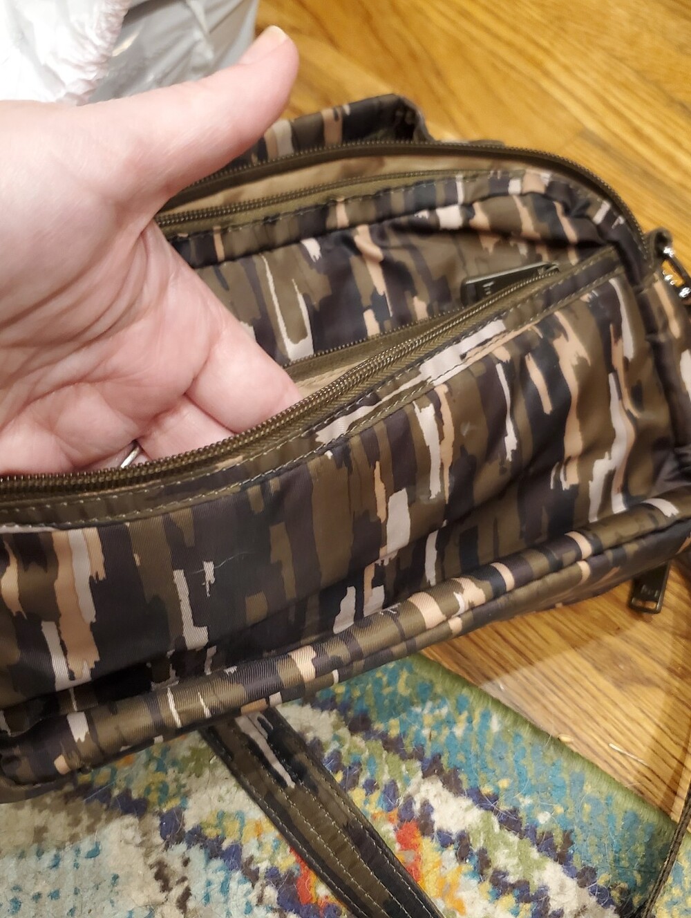 LUG Scoop Crossbody Bag in Multi-Tone Olive Camo EUC - Picture 6 of 7